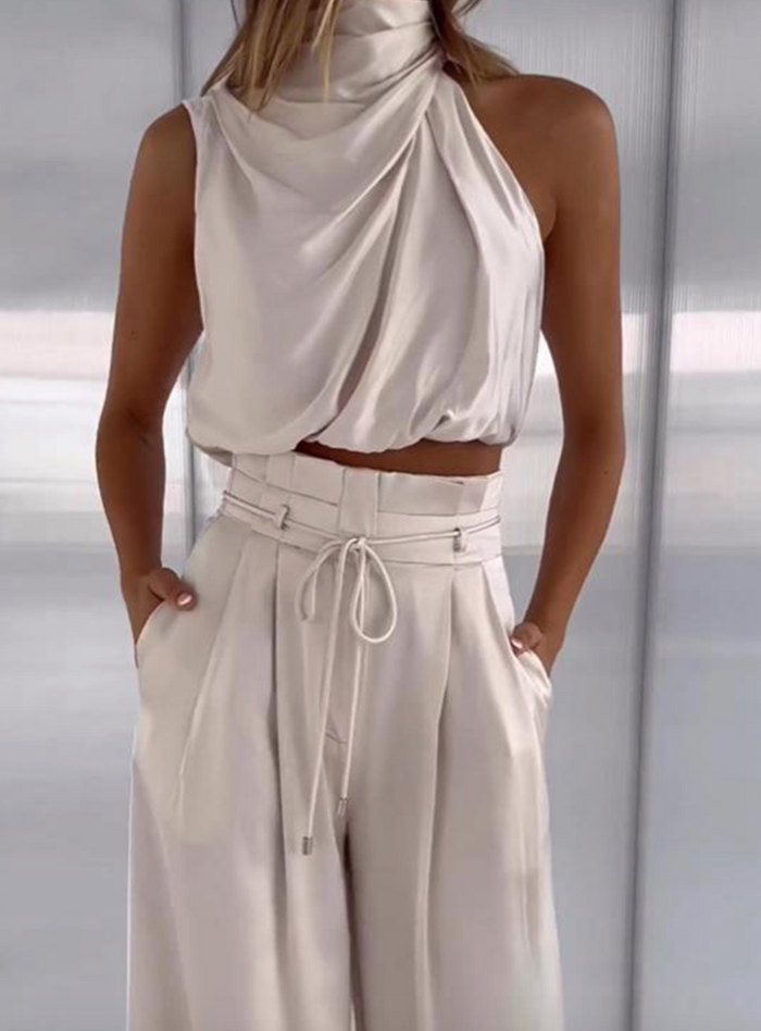 LP | Crop top con collo alto e set di gambe larghe