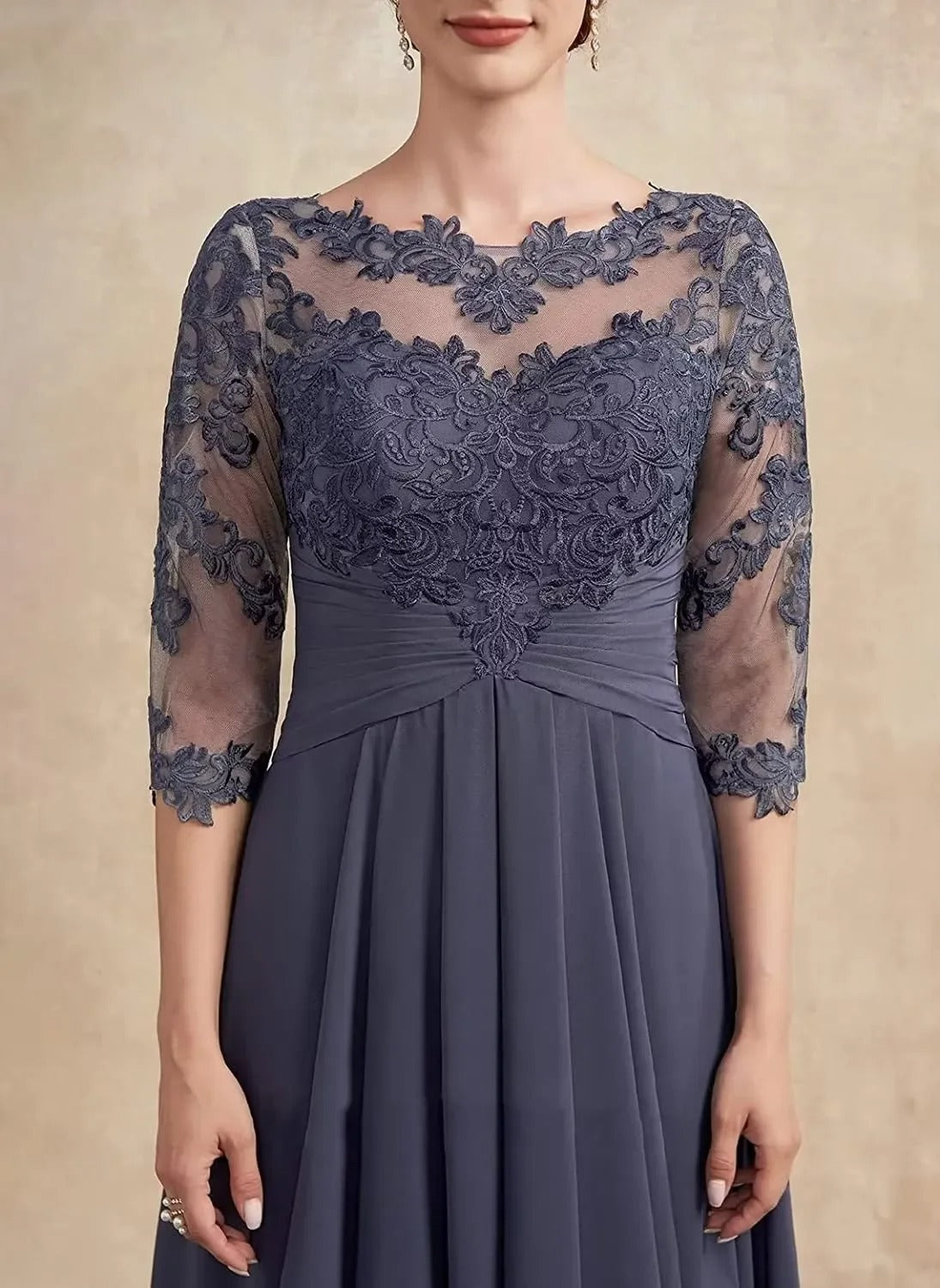 LP | Maxi abito in chiffon con maniche trasparenti di lunghezza midi