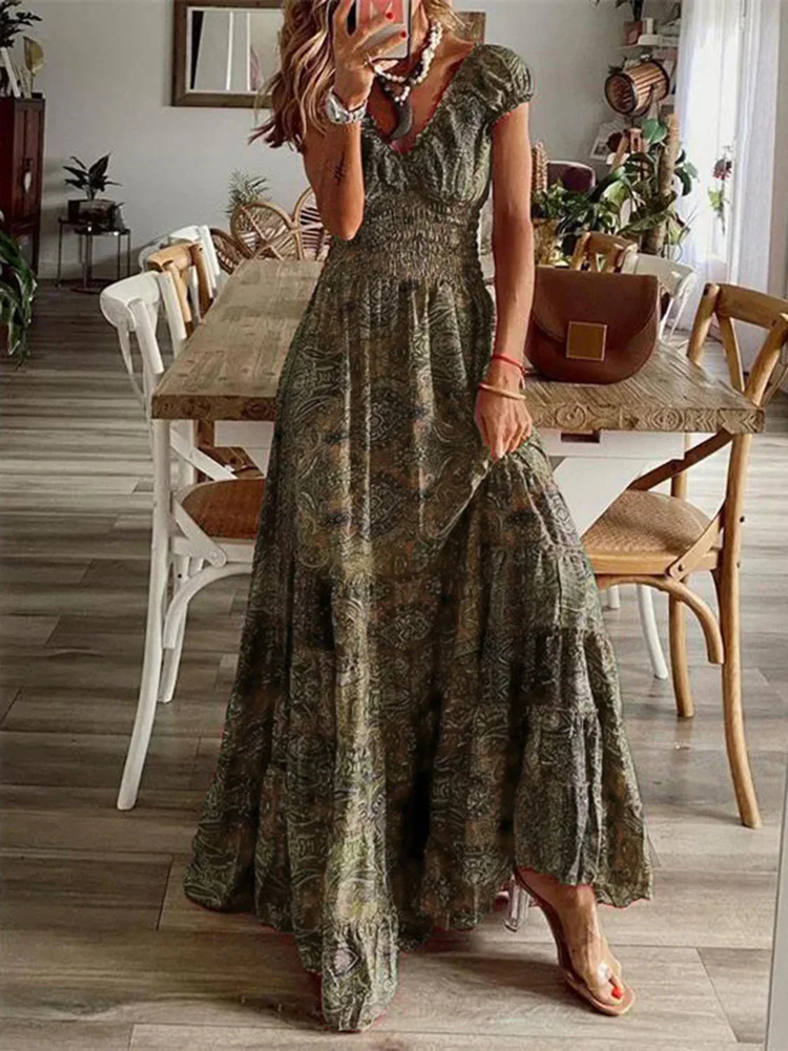 LP | Abito grande con scollo a V smocked e maniche corte