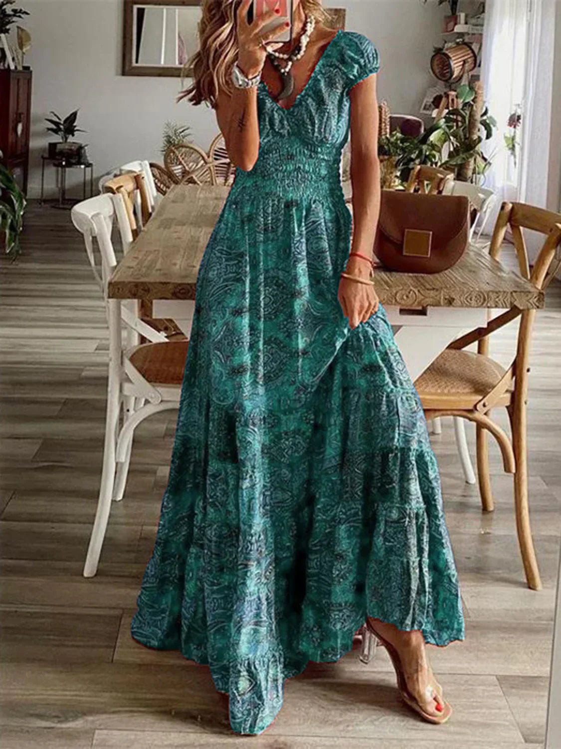 LP | Abito grande con scollo a V smocked e maniche corte